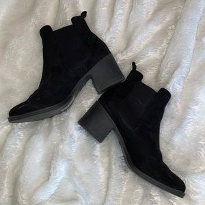 H&M chunky heel bootie